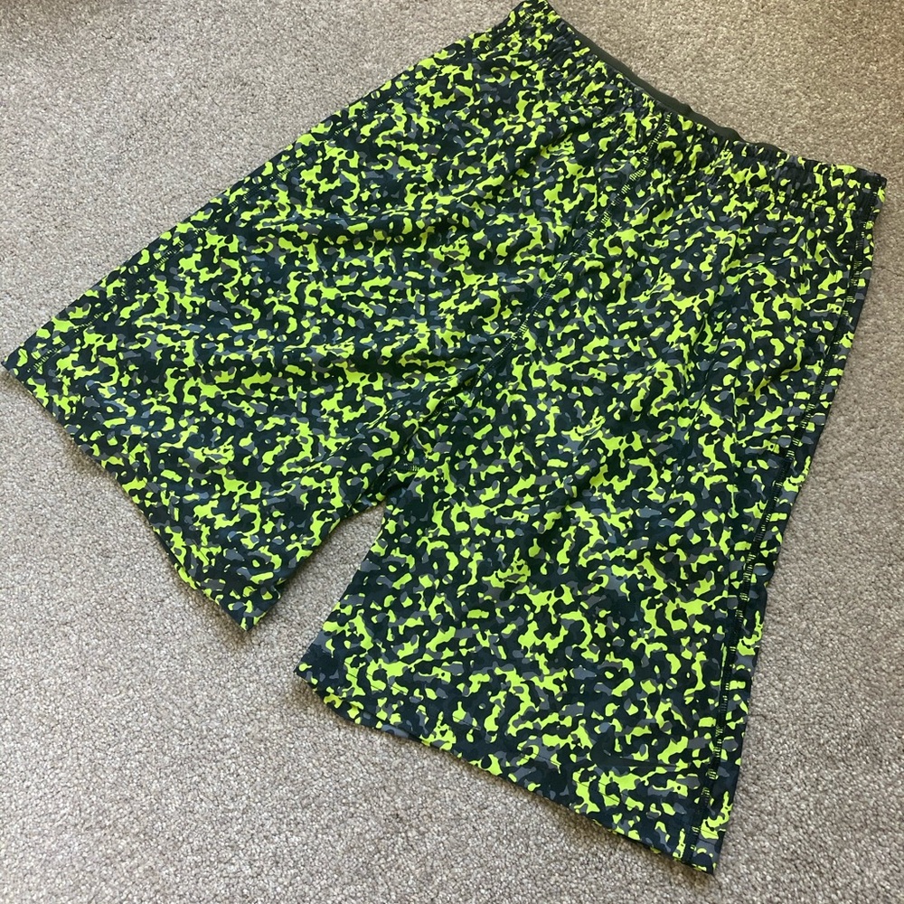 Nike shorts men’s dry fit lime green camouflage